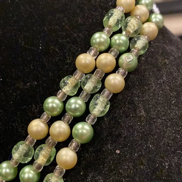 Japan 3 Strand ArtGlass and Lucite Beaded Necklace with Silver Tone Accents - Picture 6 of 8